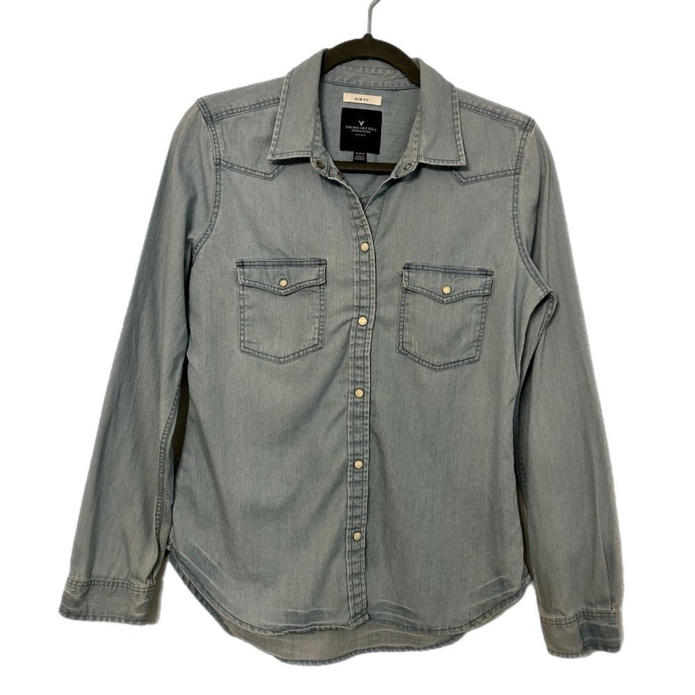 American Eagle Faded Blue Long Sleeved Slim Fit Denim Shirt, Size Medium Western